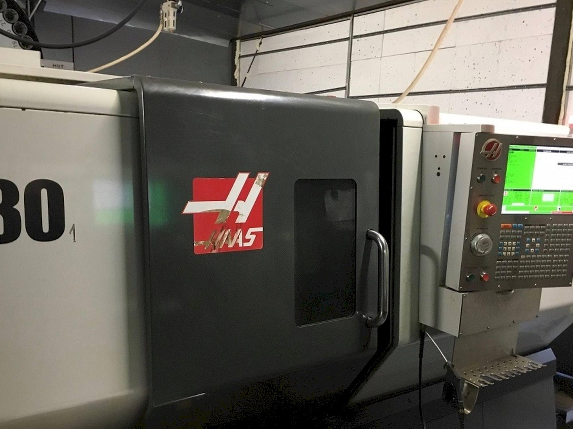 Koneen  HAAS ST-30 etunäkymä