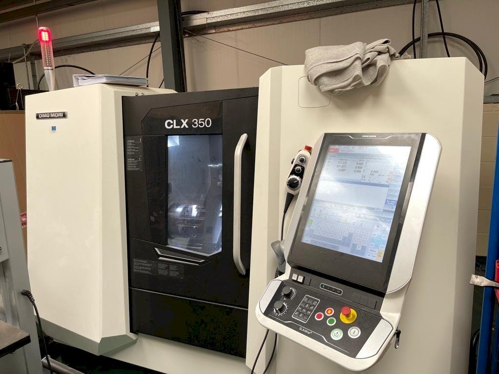 Koneen  DMG MORI CLX 350 etunäkymä