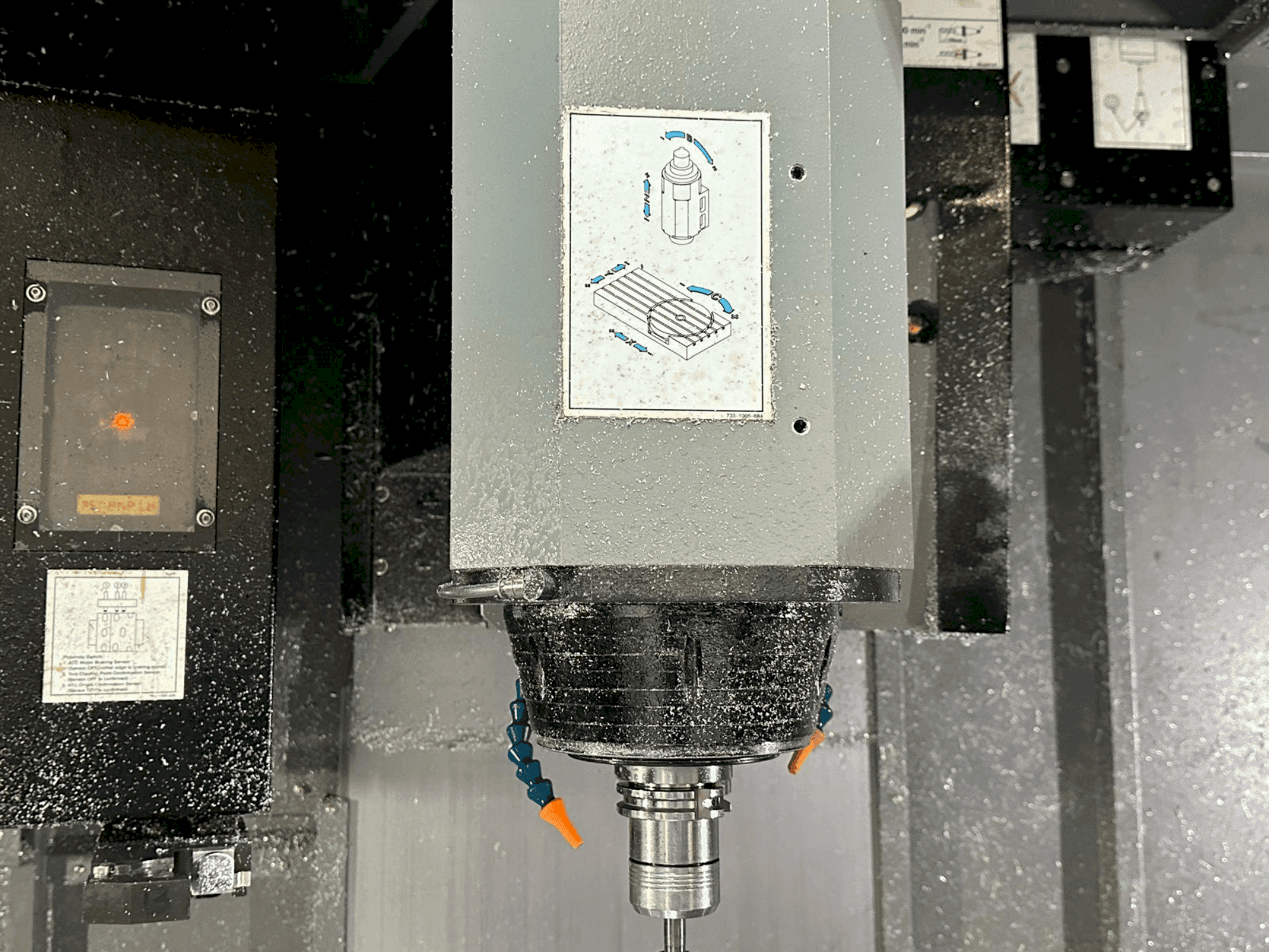 Koneen  Hurco VMX60SRTi työskentelytila