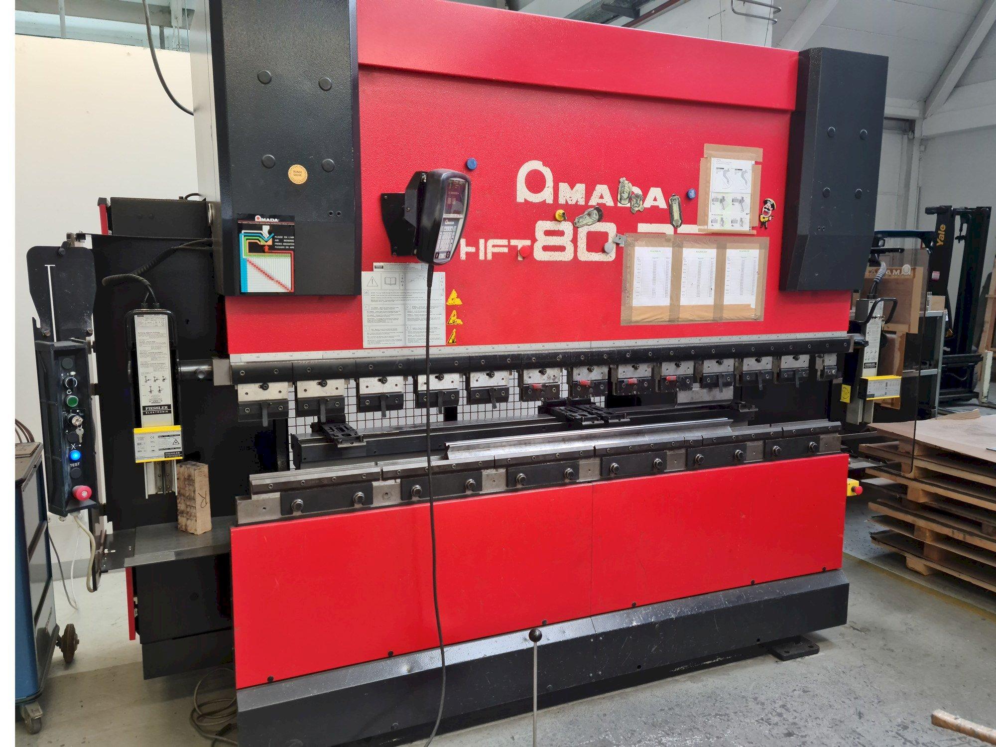 Koneen  AMADA HFT 80-25 etunäkymä