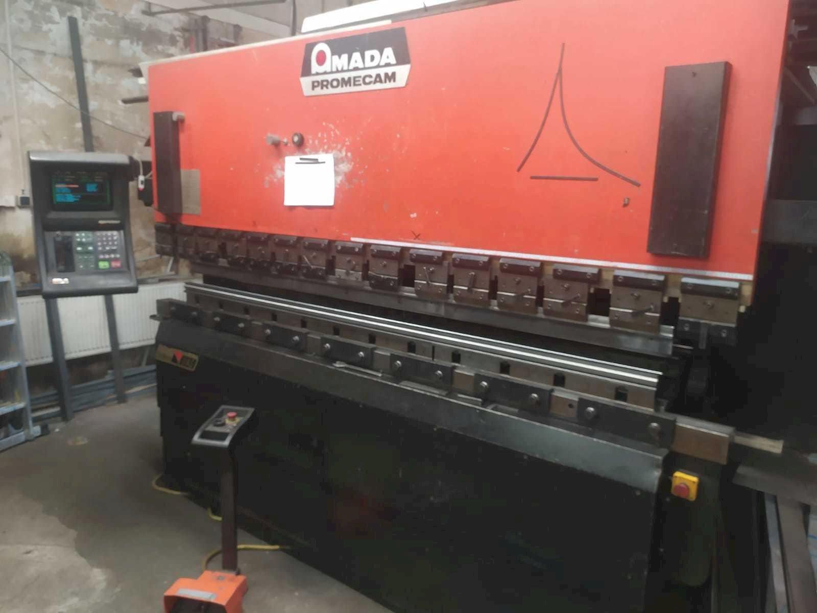 Koneen  AMADA APX 100 30 etunäkymä