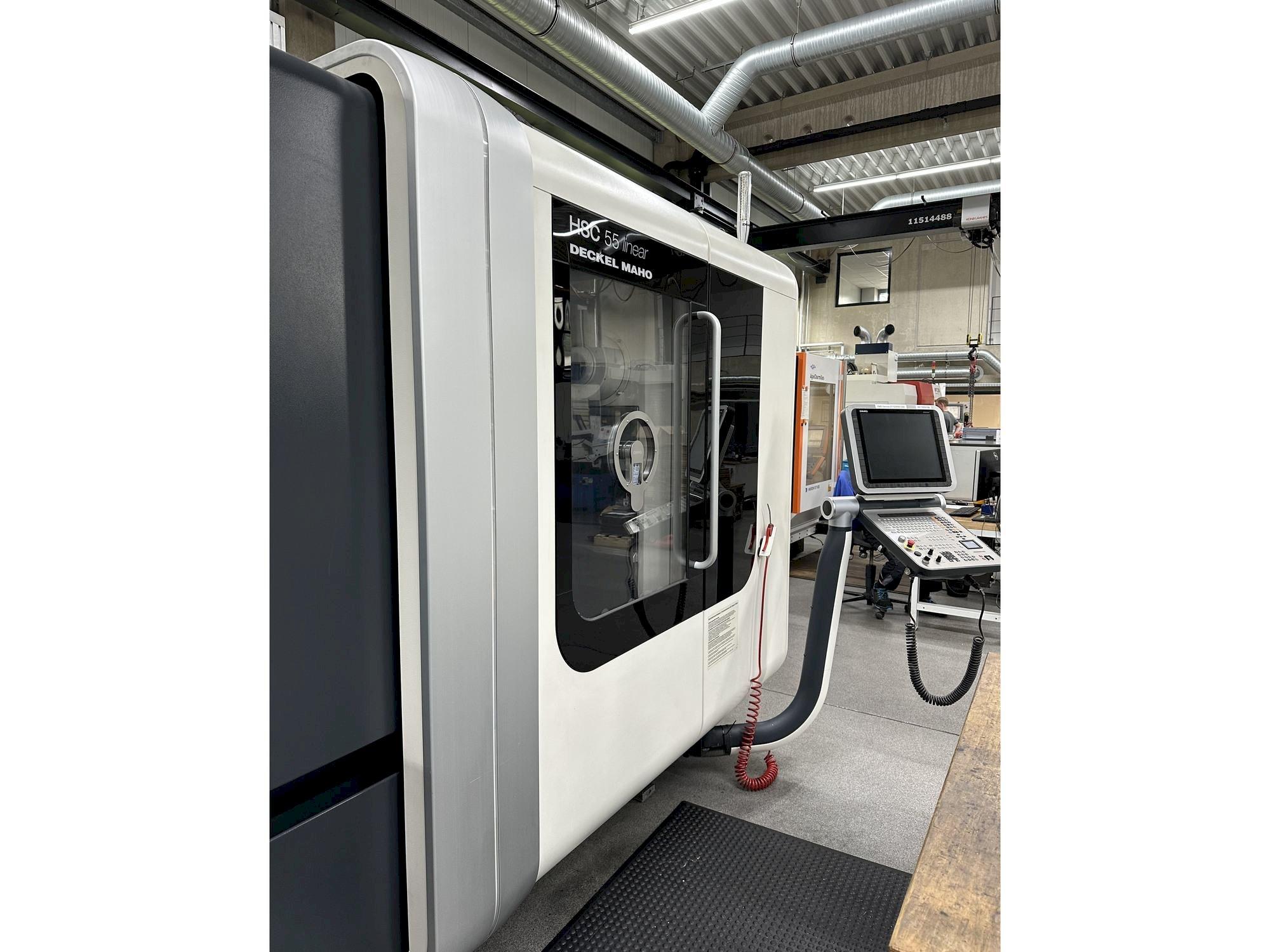 Koneen  DMG MORI HSC 55 linear vasen näkymä