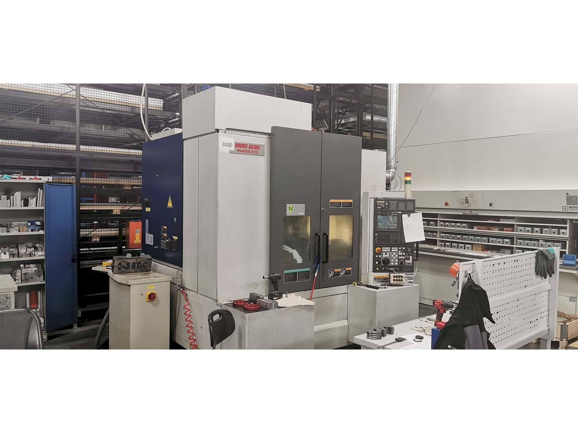 Koneen  MORI SEIKI NV4000 etunäkymä