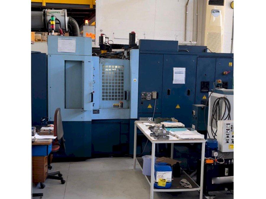 Koneen  Matsuura H-PLUS 405 etunäkymä