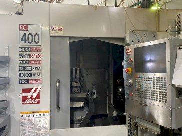 Koneen  HAAS EC-400 etunäkymä