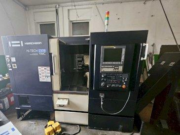 Koneen  HWACHEON HI-TECH 230B YMC etunäkymä