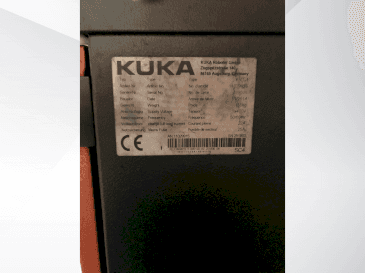 Koneen  KUKA KR 90 R2700 pro etunäkymä