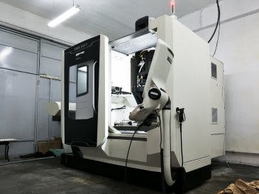 Koneen DMG MORI oikea näkymäCMX 800 V