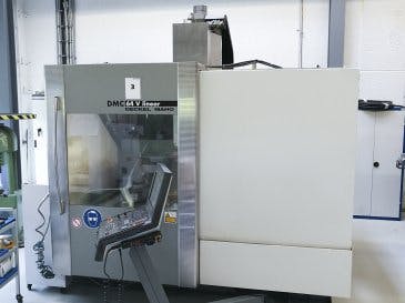 Koneen  DMG MORI etunäkymäDMC 64 V linear