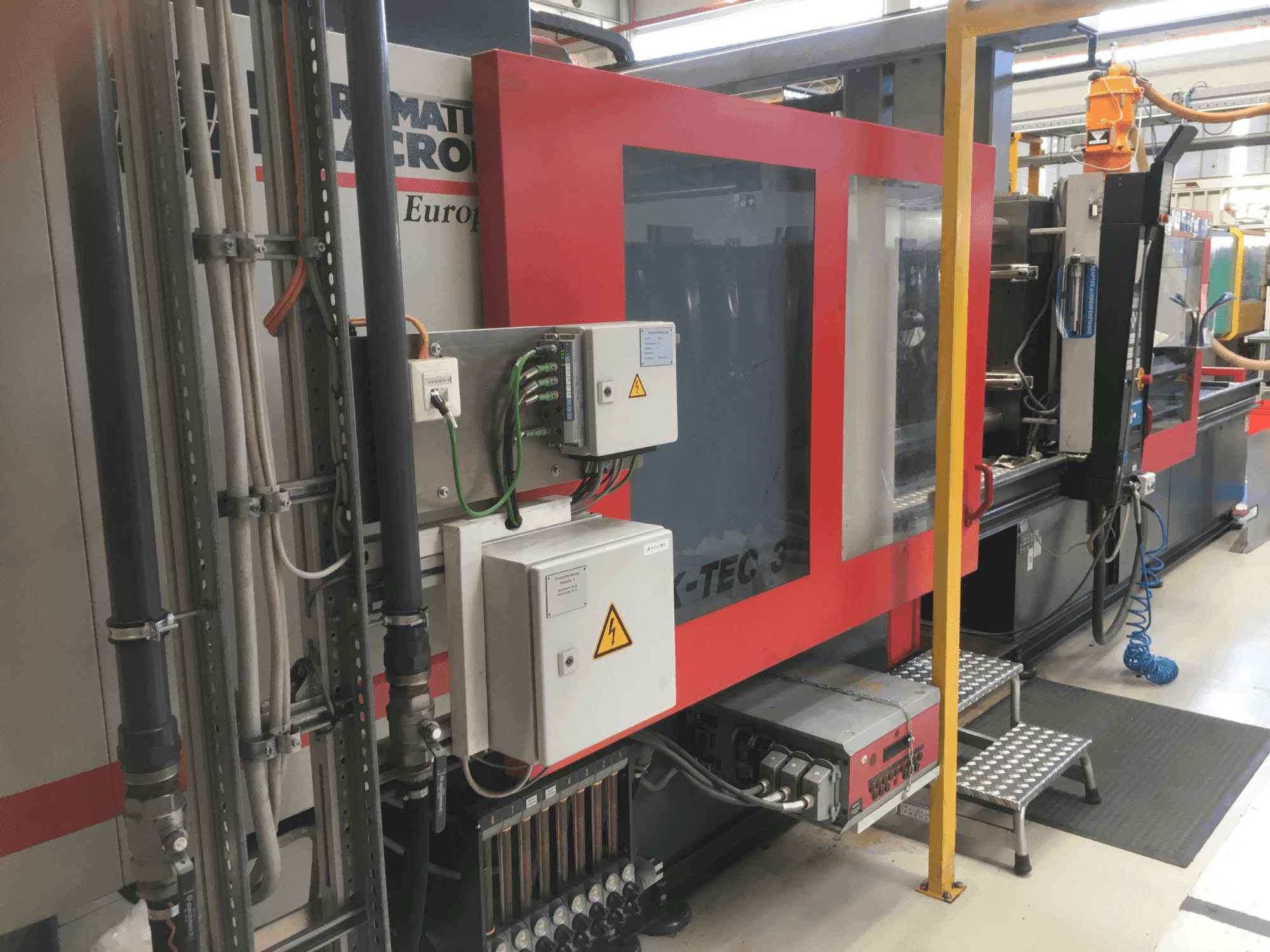 Koneen FERROMATIK K-TEC 320 S etunäkymä